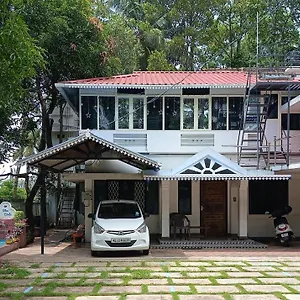Homestay Blue Birds, Cherai Beach